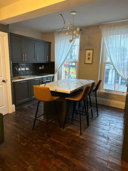 Patrick Street Townhouse Apartment Cork Ngoại thất bức ảnh